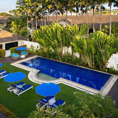 Montigo Resorts Seminyak Luaran gambar The swimming pool at the hotel