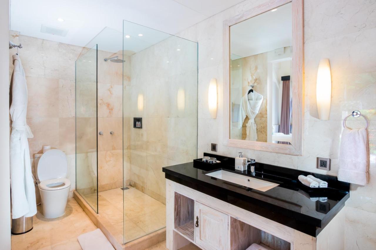 Montigo Resorts Seminyak Luaran gambar A modern bathroom